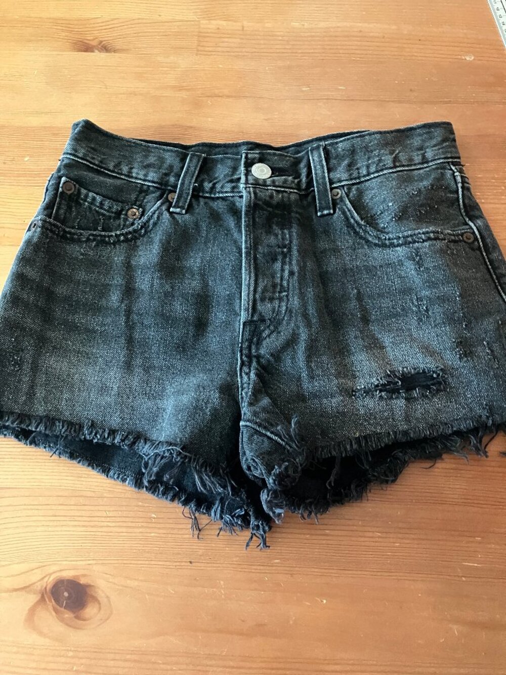 LEVI'S STRAUSS 501 Distressed Black denim Ladies' short Cotton Waist 27"